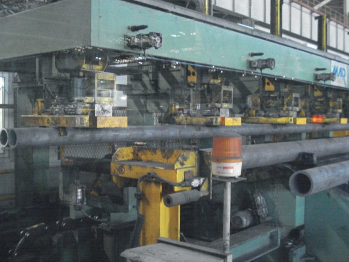 成排钢管吊运用999策略白菜网站