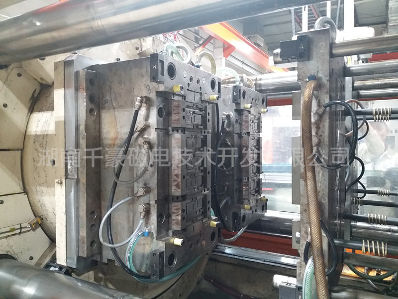 双色注塑机磁力模板快速换模系统|千豪磁电